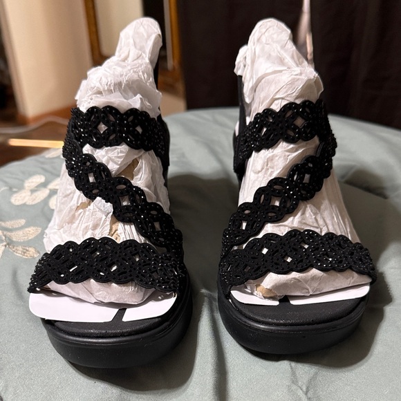 NWT Skechers Cali Luxe Foam Rumble On-Sassier Dayz Black Women's Wedge Sandals - Picture 2 of 9